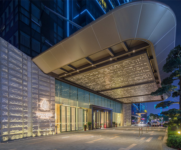 游轮公司Logo设计：特点与船体应用的综合考量